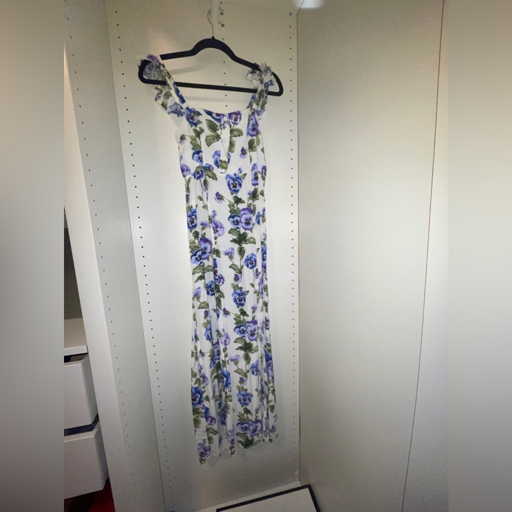 Maxi dress w/ slit
